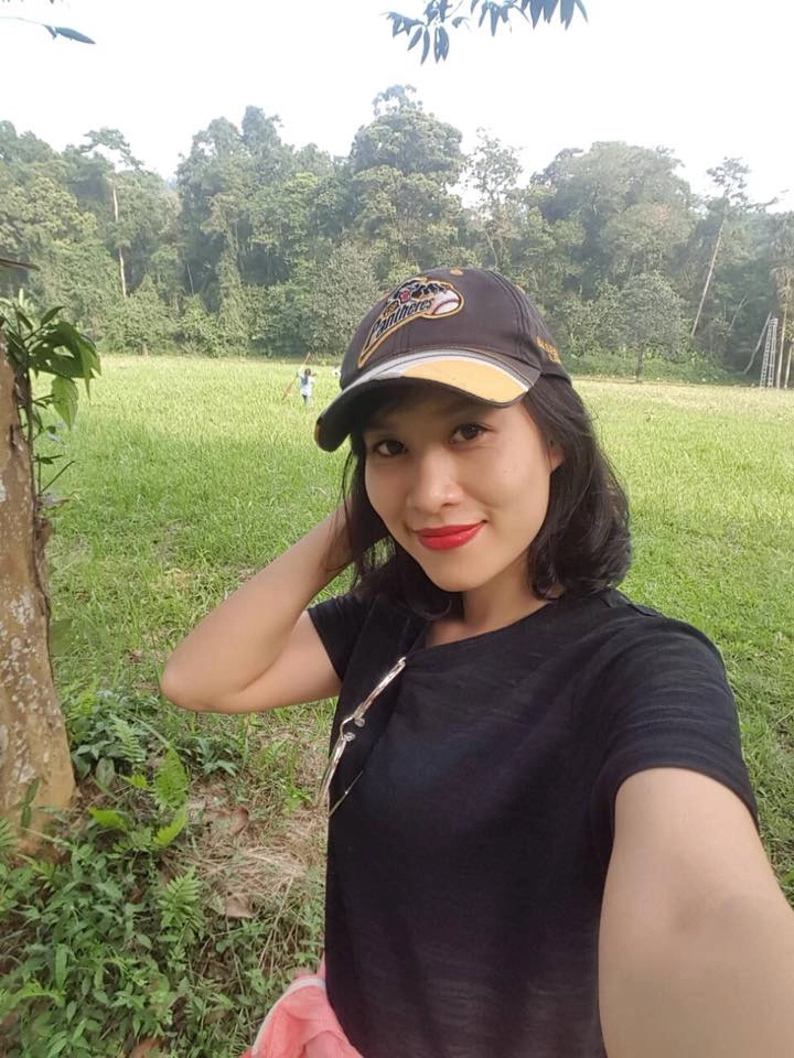 Gần 2 thập kỉ trôi qua nguyệt thảo mai trong phía trước là bầu trời vẫn xinh đẹp không ngờ