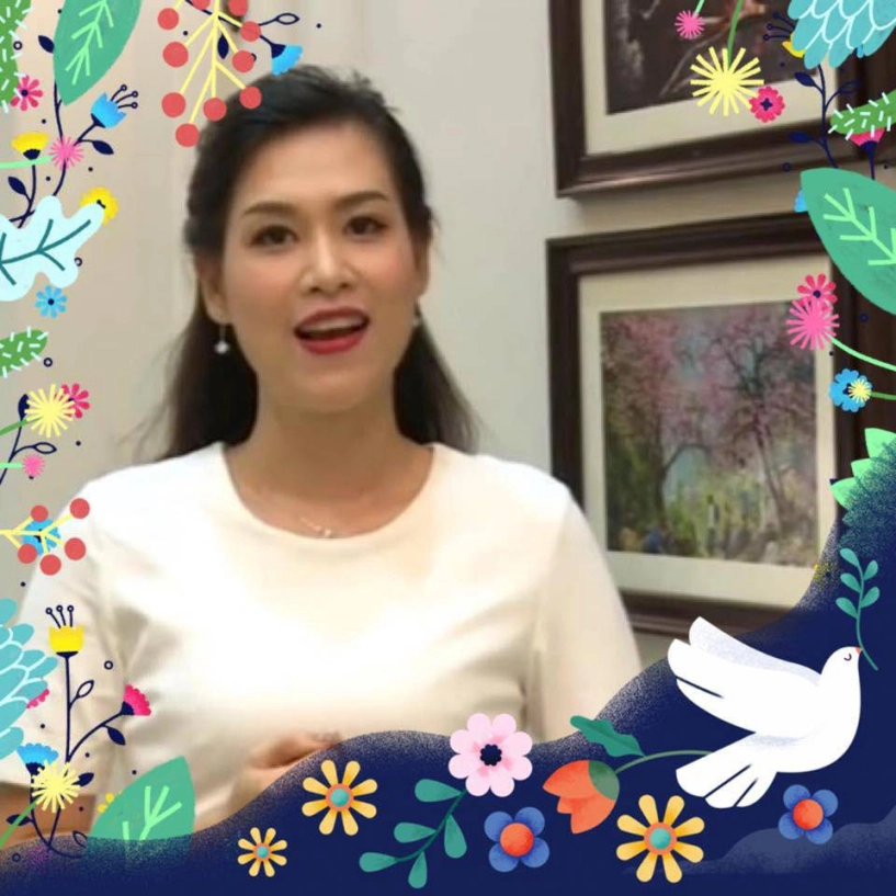 Gần 2 thập kỉ trôi qua nguyệt thảo mai trong phía trước là bầu trời vẫn xinh đẹp không ngờ