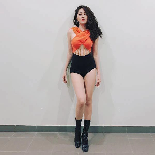 Già như bà thím là vậy nhưng hết bảo anh bích phương đến hà hồ cũng lăng xê mốt này