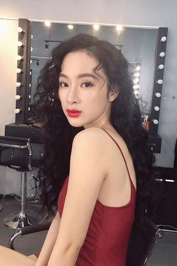 Già như bà thím là vậy nhưng hết bảo anh bích phương đến hà hồ cũng lăng xê mốt này