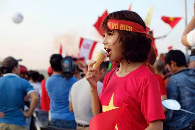 Giờ đây xinh khó tin không ai nhận ra bà mẹ từng bị chê xấu thậm tệ livestream nhát ma