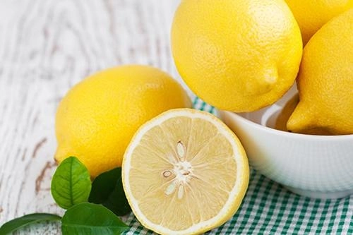 Góc kinh dị sởn gai ốc với phương pháp làm đẹp dị hợm của các nữ hoàng thời xưa