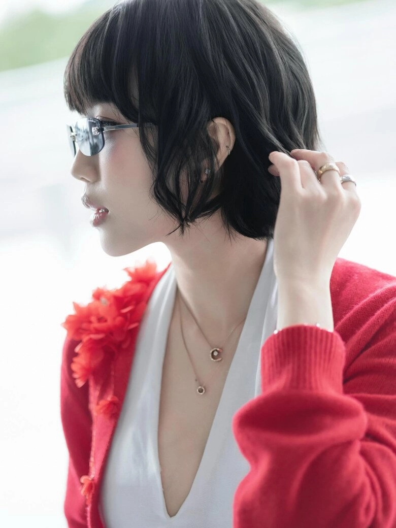 Gu ăn mặc tinh giản của diệu nhi từ sánh bước bên chồng đến đi đu idol đến áp dụng được
