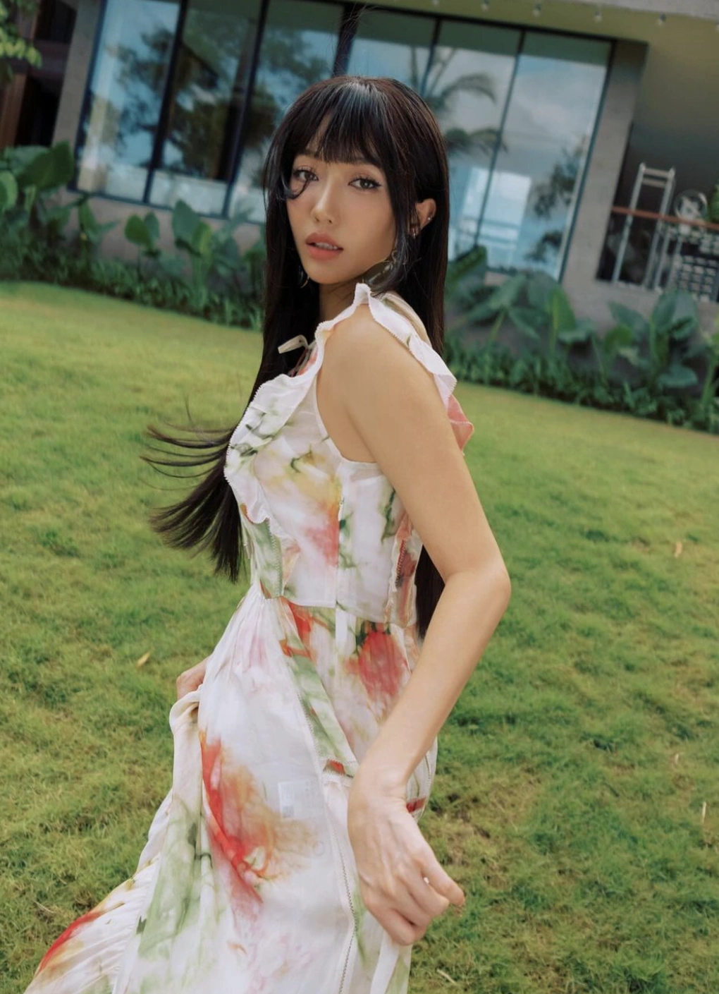 Gu ăn mặc tinh giản của diệu nhi từ sánh bước bên chồng đến đi đu idol đến áp dụng được