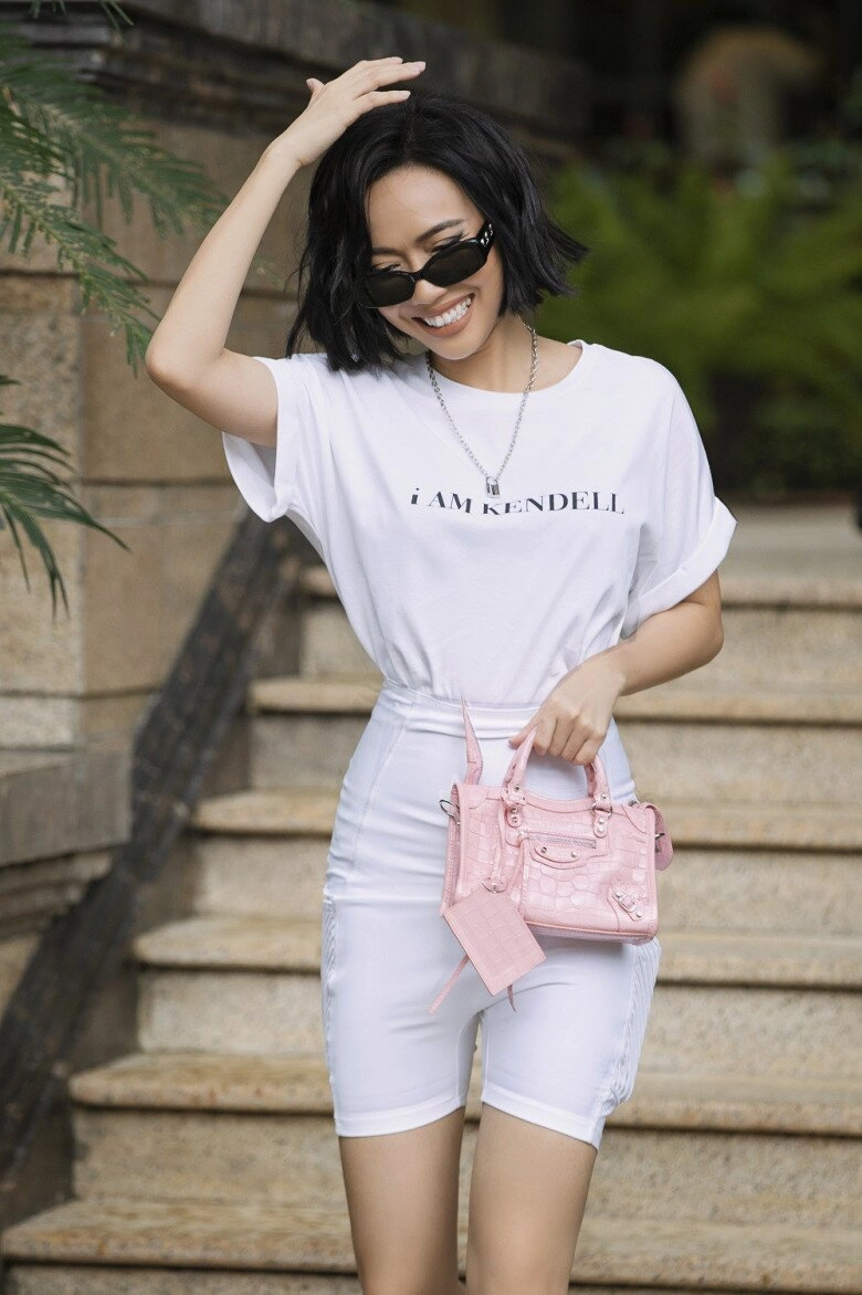 Gu ăn mặc tinh giản của diệu nhi từ sánh bước bên chồng đến đi đu idol đến áp dụng được