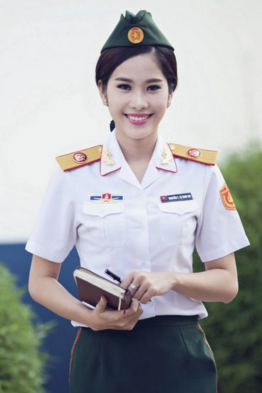 Hành trình nhan sắc lao dốc của nam em sau scandal động trời cùng trường giang