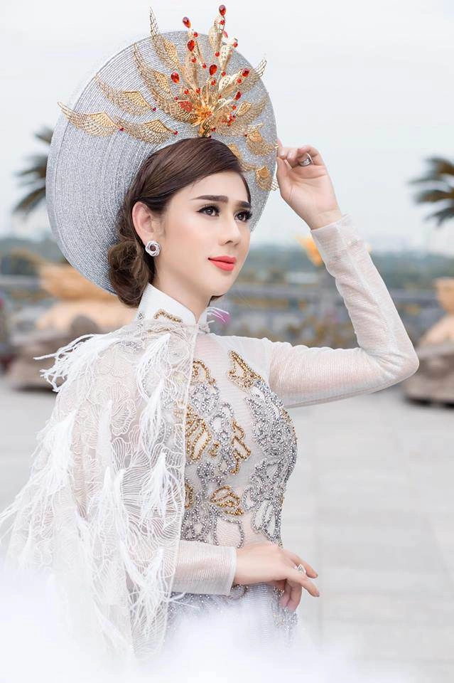 Hết da đen sạm mặt đầy nếp nhăn lâm khánh chi lại gây choáng với vùng cổ chảy xệ