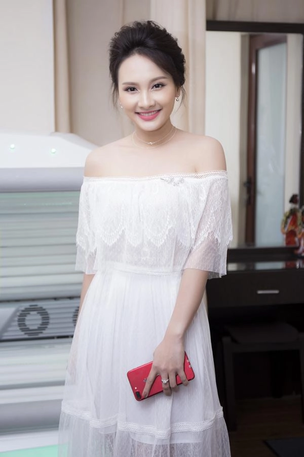 Hiếm khi hở bạo ít ai biết nàng dâu bảo thanh lại sở hữu thân hình tuyệt mỹ thế này