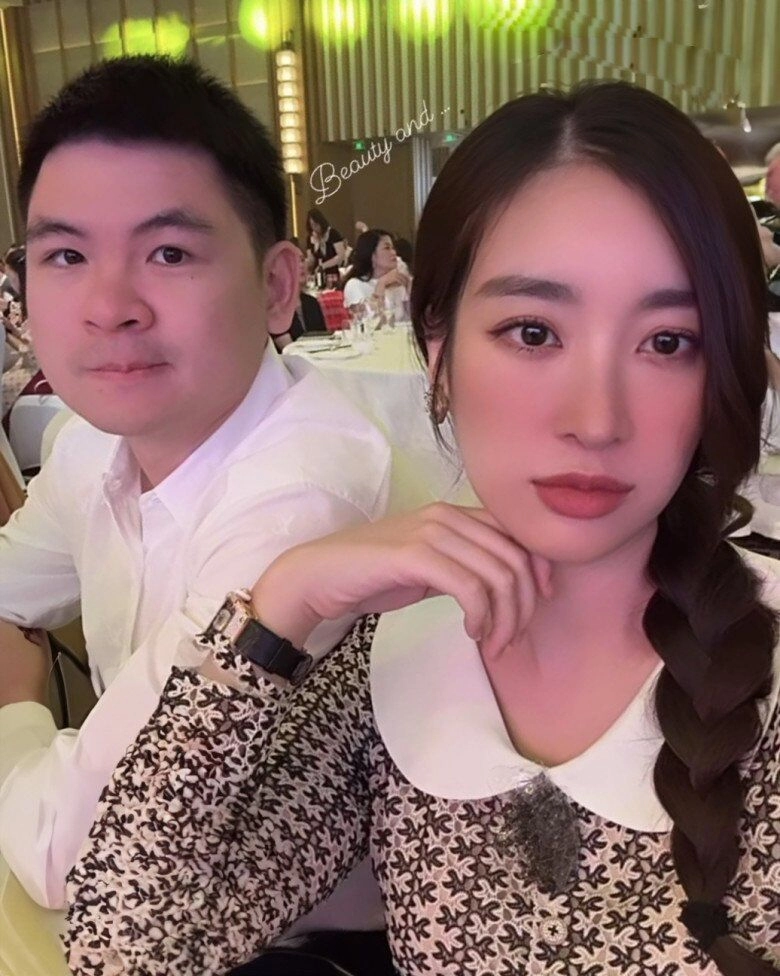 hoa hậu nghèo nhất việt nam từng đeo hồng hồ vài trăm triệu nay có bộ sưu tập gần 10 tỷ đeo món gần 7 tỷ đi bên chồng