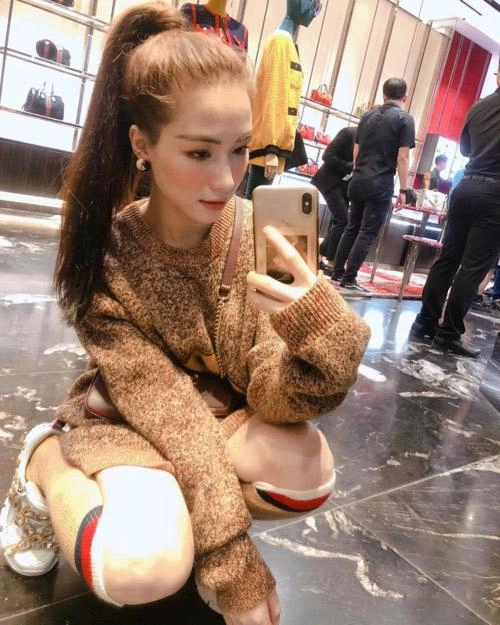 Hoà minzy tự đấm vào mặt véo mũi chứng minh không hề phẫu thuật thẩm mỹ