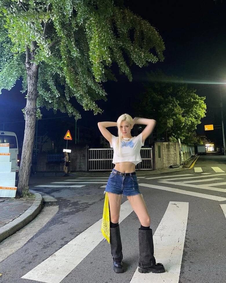 Hội gái hàn có 8 công thức diện short denim đơn giản mà hack dáng cực đỉnh kéo chân dài cả mét