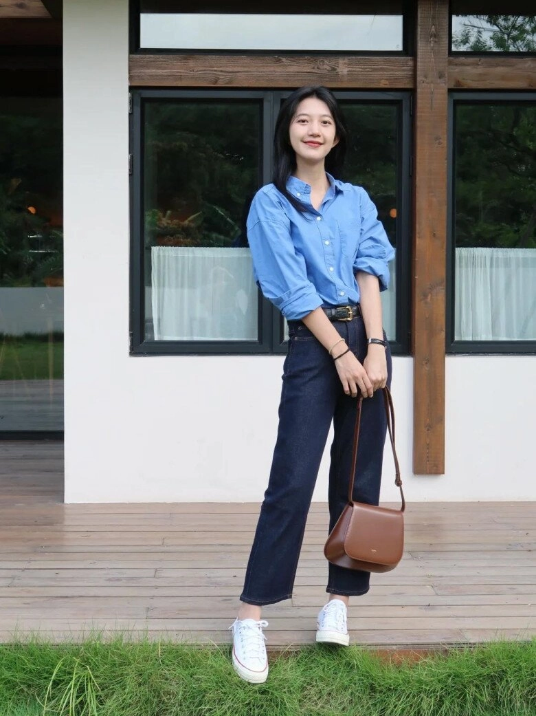 Hội sành mặc đang đua nhau săn lùng quần jeans màu gì mà lên dáng đỉnh mặc đâu nổi đó