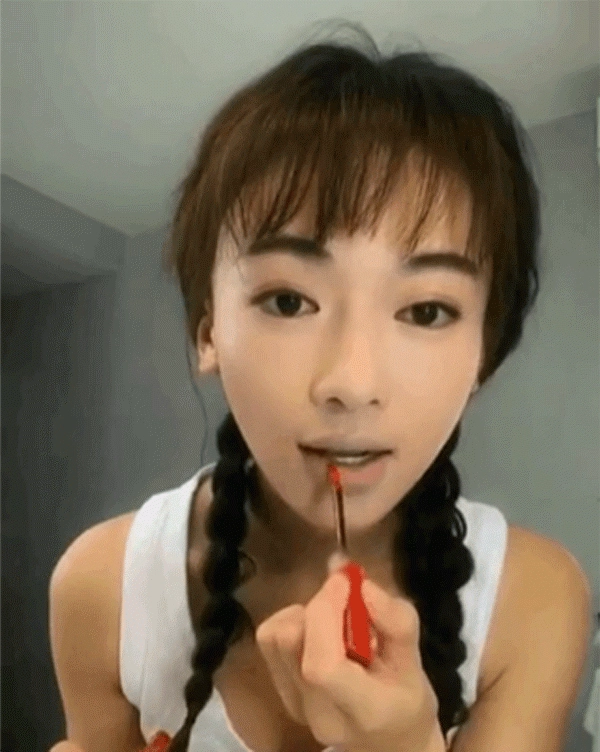Hôm nay ngụy anh lạc thị phạm cho chị em cách đánh son lòng môi hot nhất hậu cung