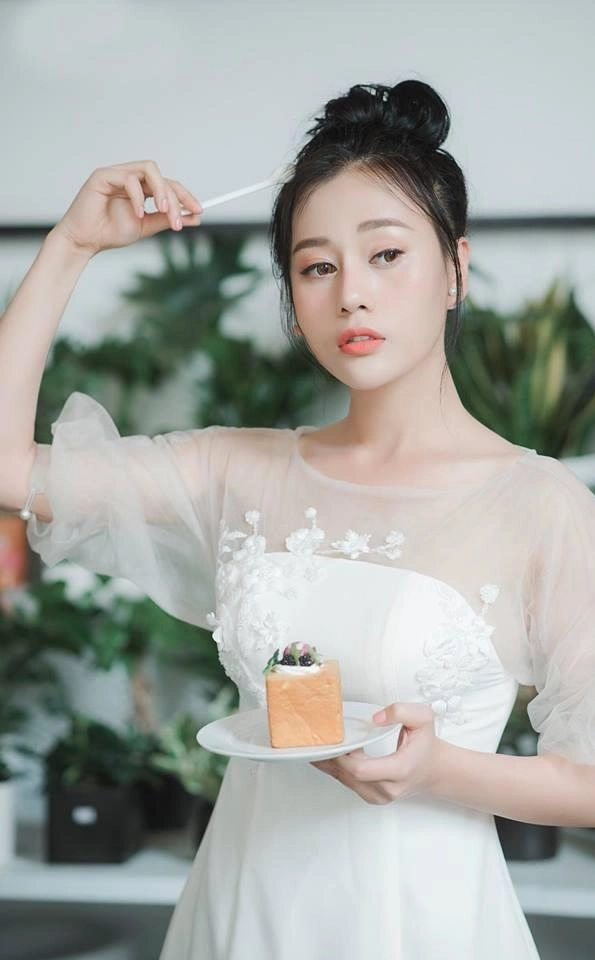 Hơn 1 tuần trôi qua nhan sắc sau dao kéo của quỳnh búp bê vẫn đang là đề tài hot