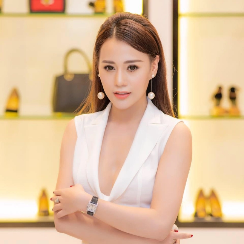 Hơn 1 tuần trôi qua nhan sắc sau dao kéo của quỳnh búp bê vẫn đang là đề tài hot