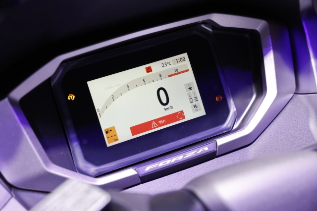 Honda forza 350 2025 đã được cập nhật màn hình tft 5 inch mới