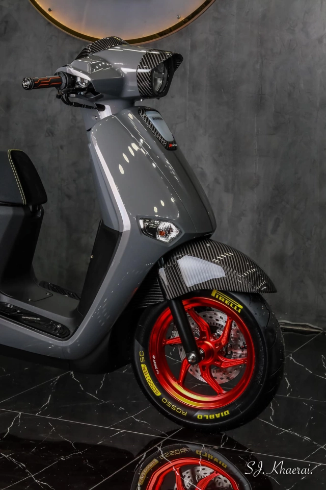 Honda giorno độ lột xác với nhiều trang bị carbon cùng dàn đồ chơi cực cháy