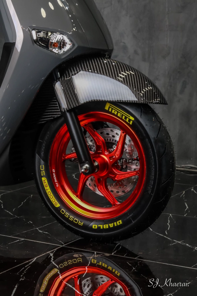Honda giorno độ lột xác với nhiều trang bị carbon cùng dàn đồ chơi cực cháy