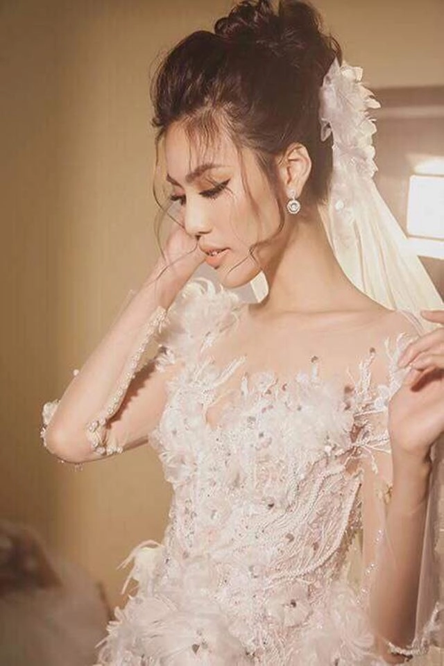 Hot ngoài nhã phương còn 1 cô dâu tháng 10 nữa vừa lộ nhan sắc đẹp nao lòng