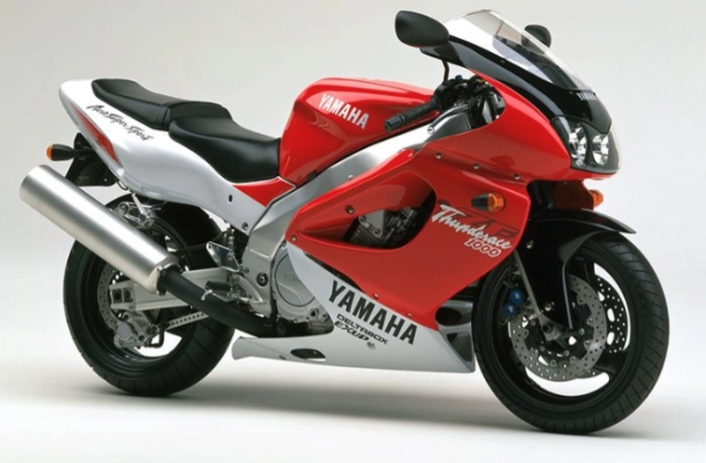 Khám phá lịch sử yamaha r1 trước khi huyền thoại này bị dừng sản xuất thương mại
