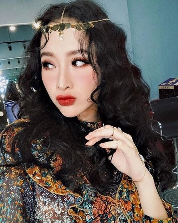Khi hồ ngọc hà thử sức với tóc xoăn bà thím và đây là cái kết