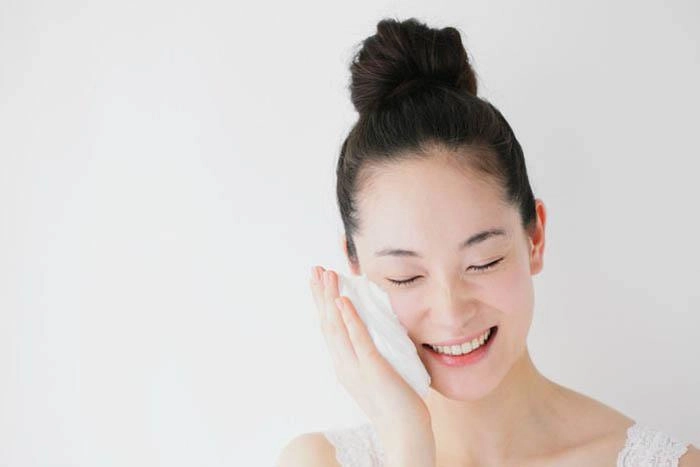 Không khí lạnh tràn về chị em nào bảo không cần bôi kem chống nắng thì nhầm to rồi