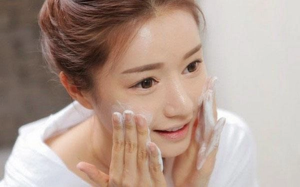 Không muốn lão hóa nhanh hãy dành ra 30 phút mỗi tối chăm sóc cho làn da của mình
