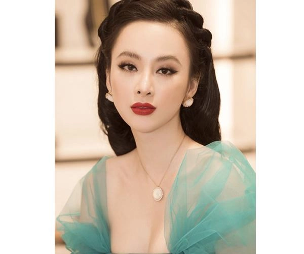 Không ngờ 2 nàng trinh lại tự dìm hàng mình chỉ vì lỗi cực kỳ ngớ ngẩn này