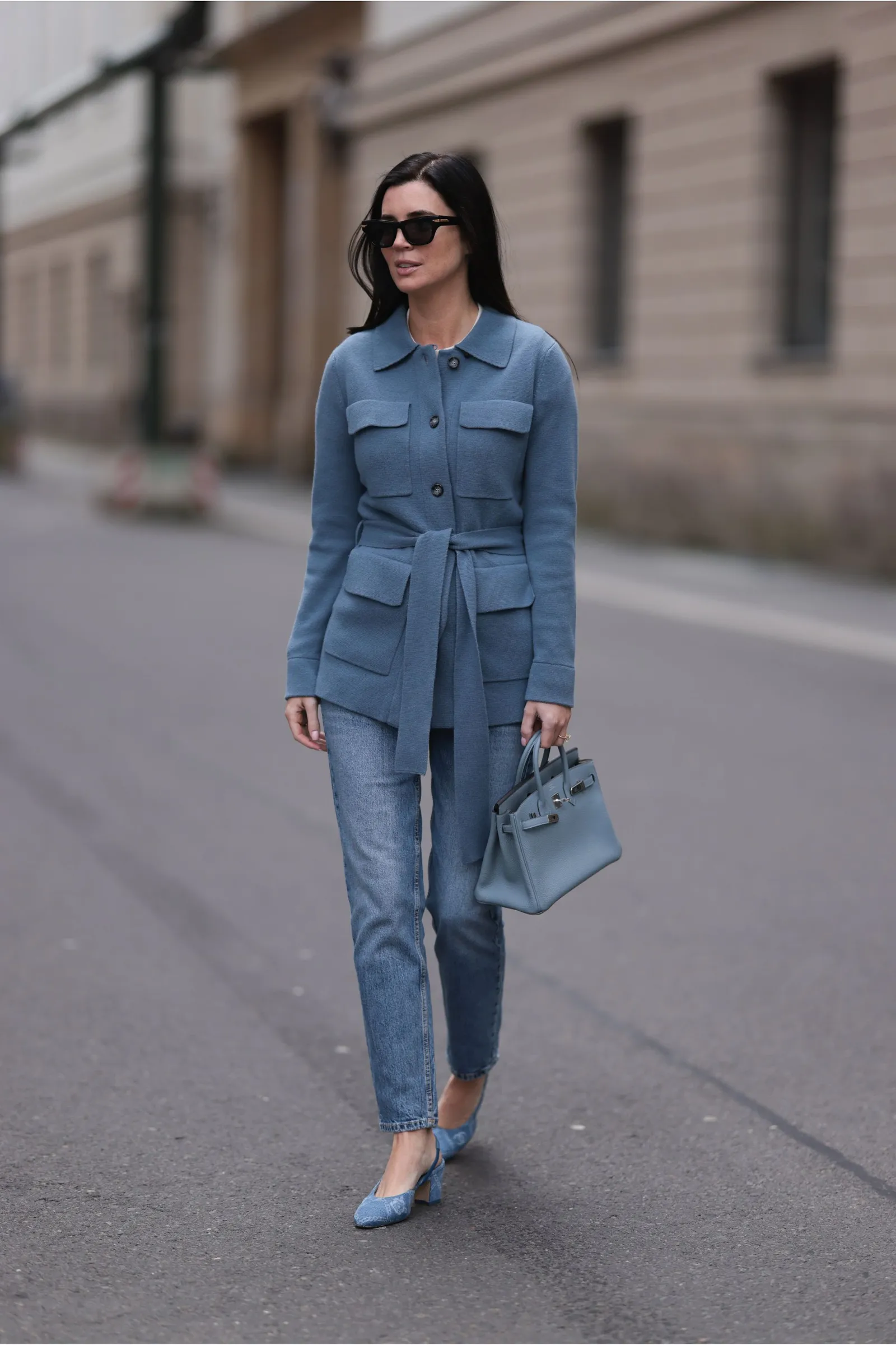 Kiểu quần jeans biểu tượng thập niên 80 đang quay trở lại đảm bảo vừa tôn dáng vừa dễ phối bất ngờ