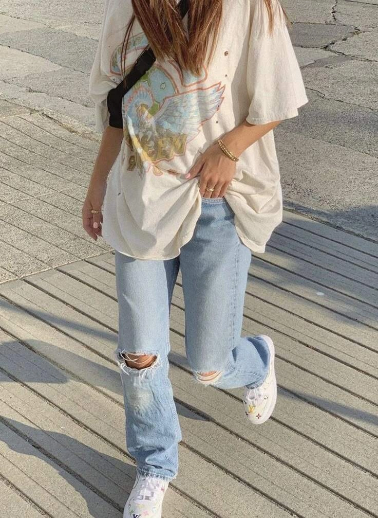Kiểu quần jeans biểu tượng thập niên 80 đang quay trở lại đảm bảo vừa tôn dáng vừa dễ phối bất ngờ
