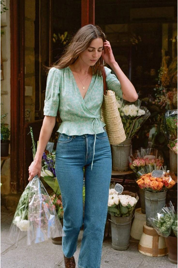 Kiểu quần jeans biểu tượng thập niên 80 đang quay trở lại đảm bảo vừa tôn dáng vừa dễ phối bất ngờ