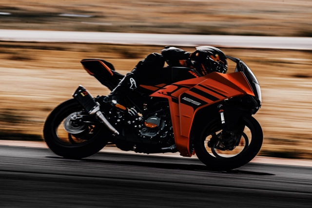 Ktm rc125 2024 sở hữu ngoại hình tuyệt đẹp hoàn toàn ăn đứt yamaha r15