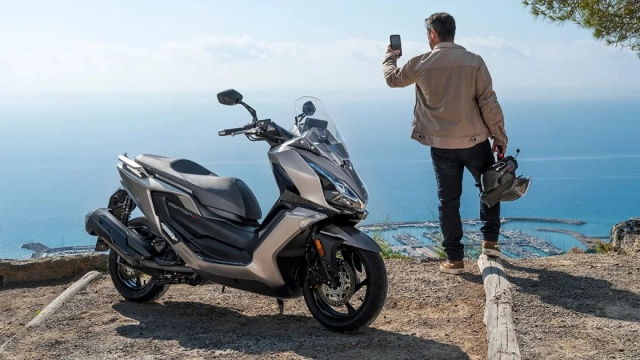 Kymco downtown gt350 2025 lộ diện sẵn sàng cạnh tranh với forza 350 và xmax 300