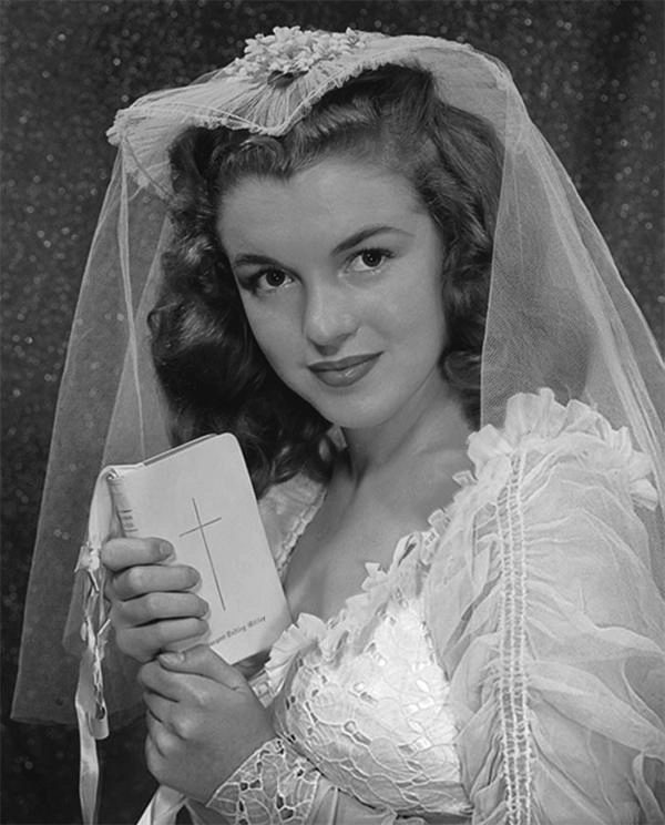 Lấy chồng 3 lần nhưng nhan sắc vẫn bất bại đây chính là bí mật của marilyn monroe