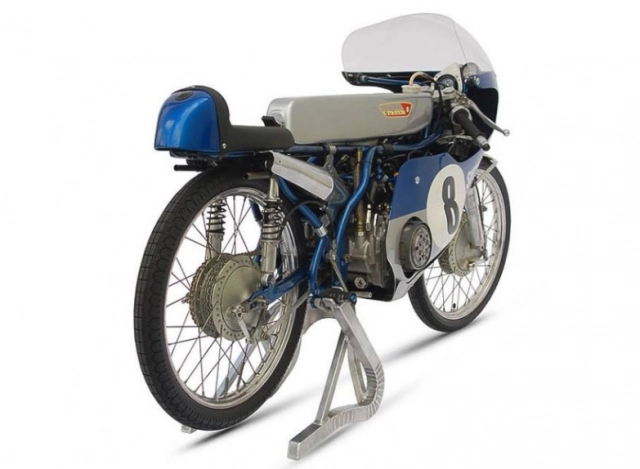 Lịch sử về chiếc suzuki gp 50 racer động cơ 2 xi-lanh bao khói ngập đường phố