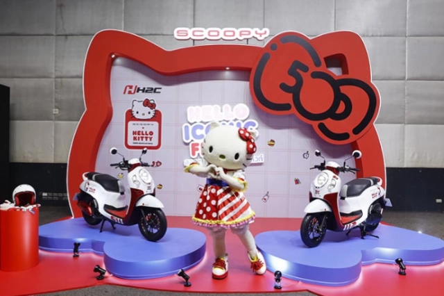Lộ diện honda scoopy hello kitty limited edition chiều lòng các fan mèo hồng