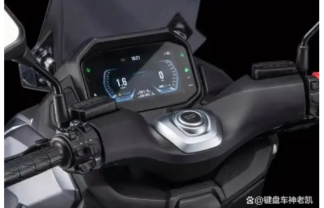 Lộ diện mẫu xe ga phân khối lớn lingchen kloninga 500 hoàn toàn mới