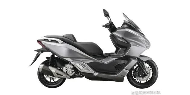 Lộ diện mẫu xe ga phân khối lớn lingchen kloninga 500 hoàn toàn mới