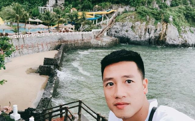 Lộ diện nhan sắc vạn người mê của bạn gái cầu thủ huy hùng mặt đẹp body bốc lửa và
