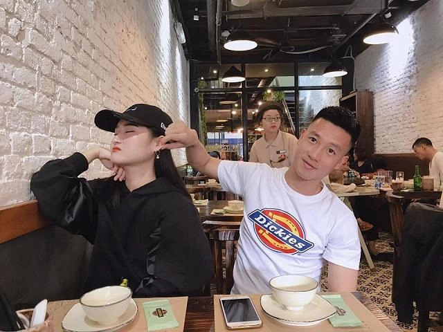 Lộ diện nhan sắc vạn người mê của bạn gái cầu thủ huy hùng mặt đẹp body bốc lửa và