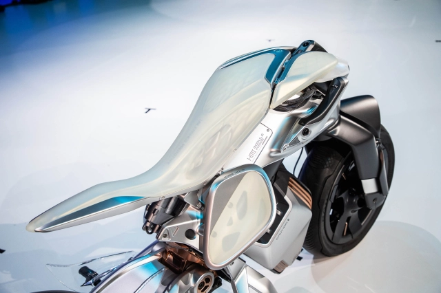 Lộ diện yamaha motoroid2 - nguyên mẫu xe thông minh tiên tiến nhất tại bangkok motor show 2024