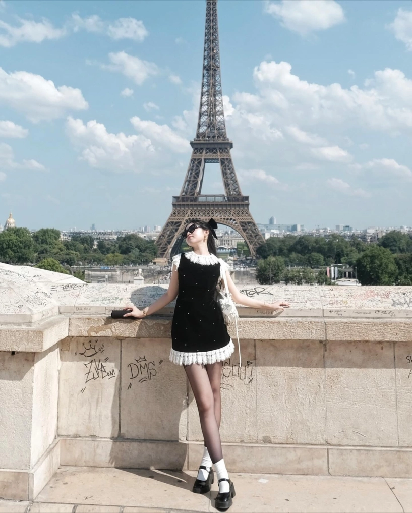 Lọ lem như tiểu thư quý tộc ở paris với set đồ hơn 200 triệu đồng