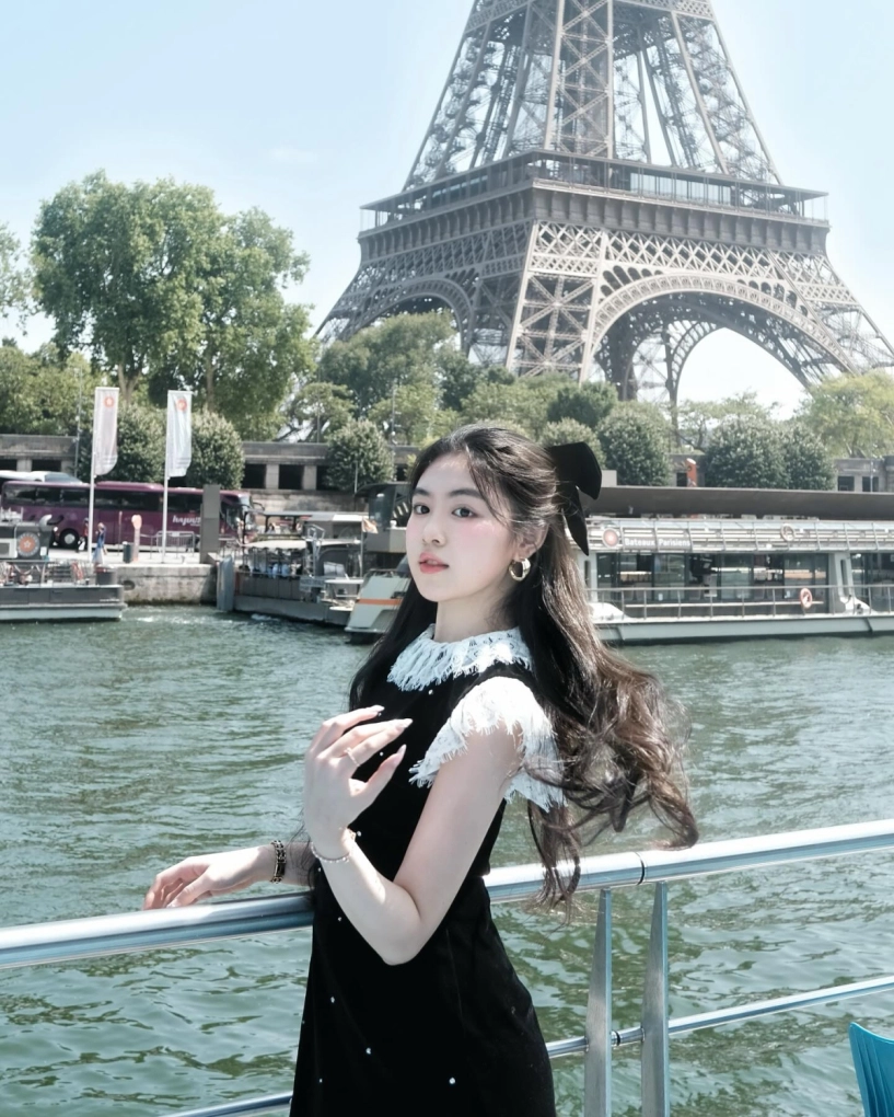 Lọ lem như tiểu thư quý tộc ở paris với set đồ hơn 200 triệu đồng