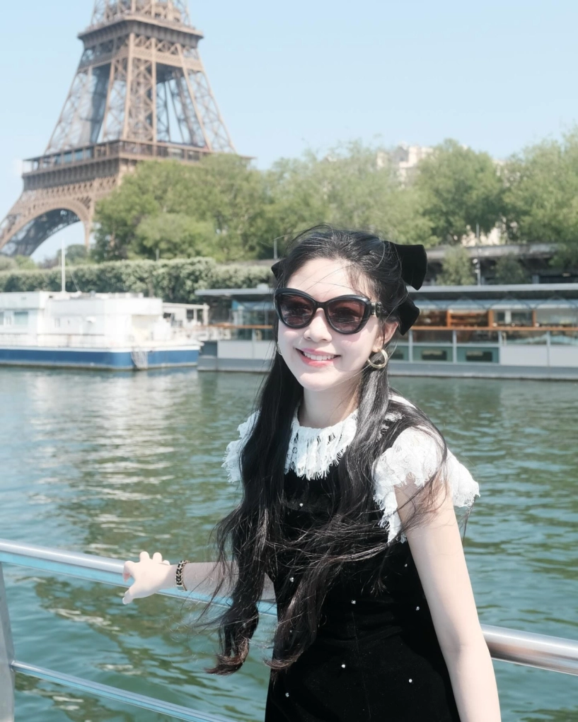 Lọ lem như tiểu thư quý tộc ở paris với set đồ hơn 200 triệu đồng