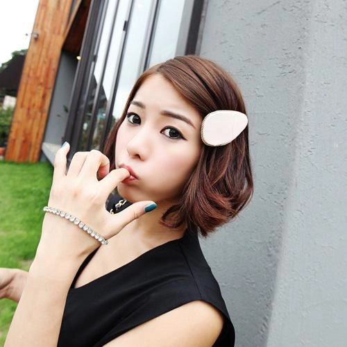 Lỡ tay cắt hỏng tóc mái thì những mẹo này sẽ cứu nguy cho bạn tức thì