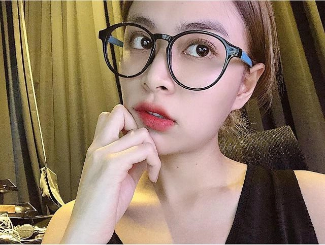 Luôn nằm trong top mỹ nhân mặt mộc khả ái hóa ra hoàng thùy linh làm đẹp theo cách này