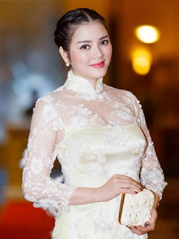Lý nhã kỳ hành trình lên hương nhan sắc trở thành quý cô triệu đô