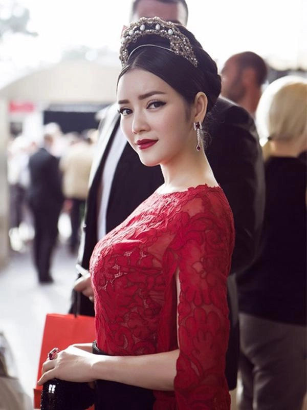 Lý nhã kỳ hành trình lên hương nhan sắc trở thành quý cô triệu đô