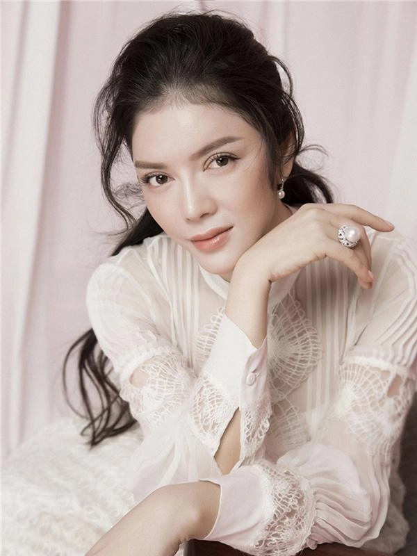Lý nhã kỳ hành trình lên hương nhan sắc trở thành quý cô triệu đô