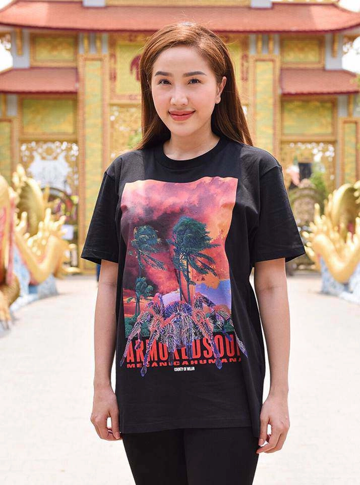 Mặc ai thay đổi nhan sắc thất thường minh hằng vẫn giữ cằm nhọn đi qua tháng năm